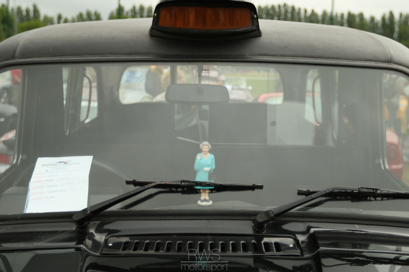Illustration for article titled Classic British Welcome Photos (Le Mans Carshow)